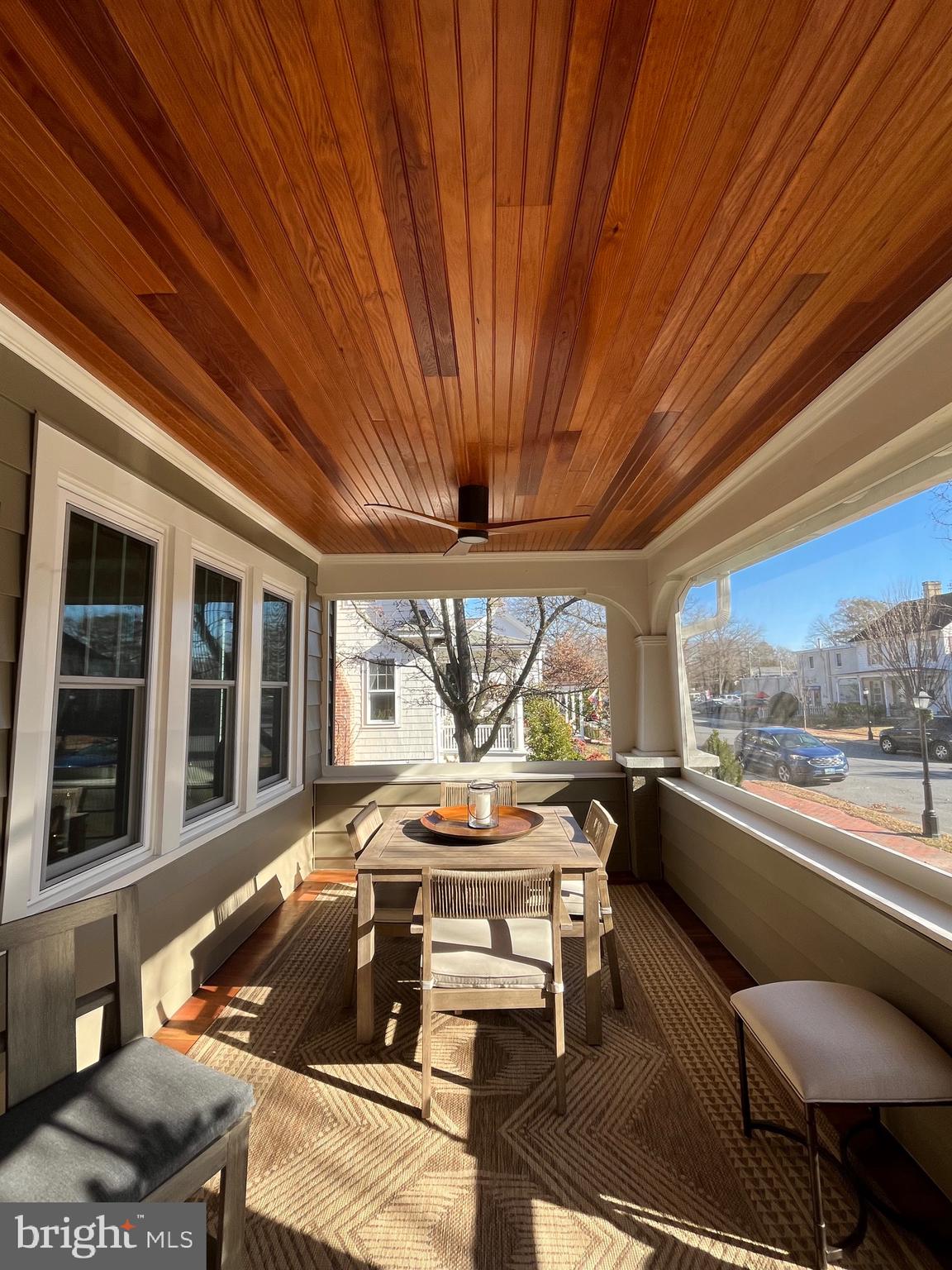 107 W CHESTNUT STREET