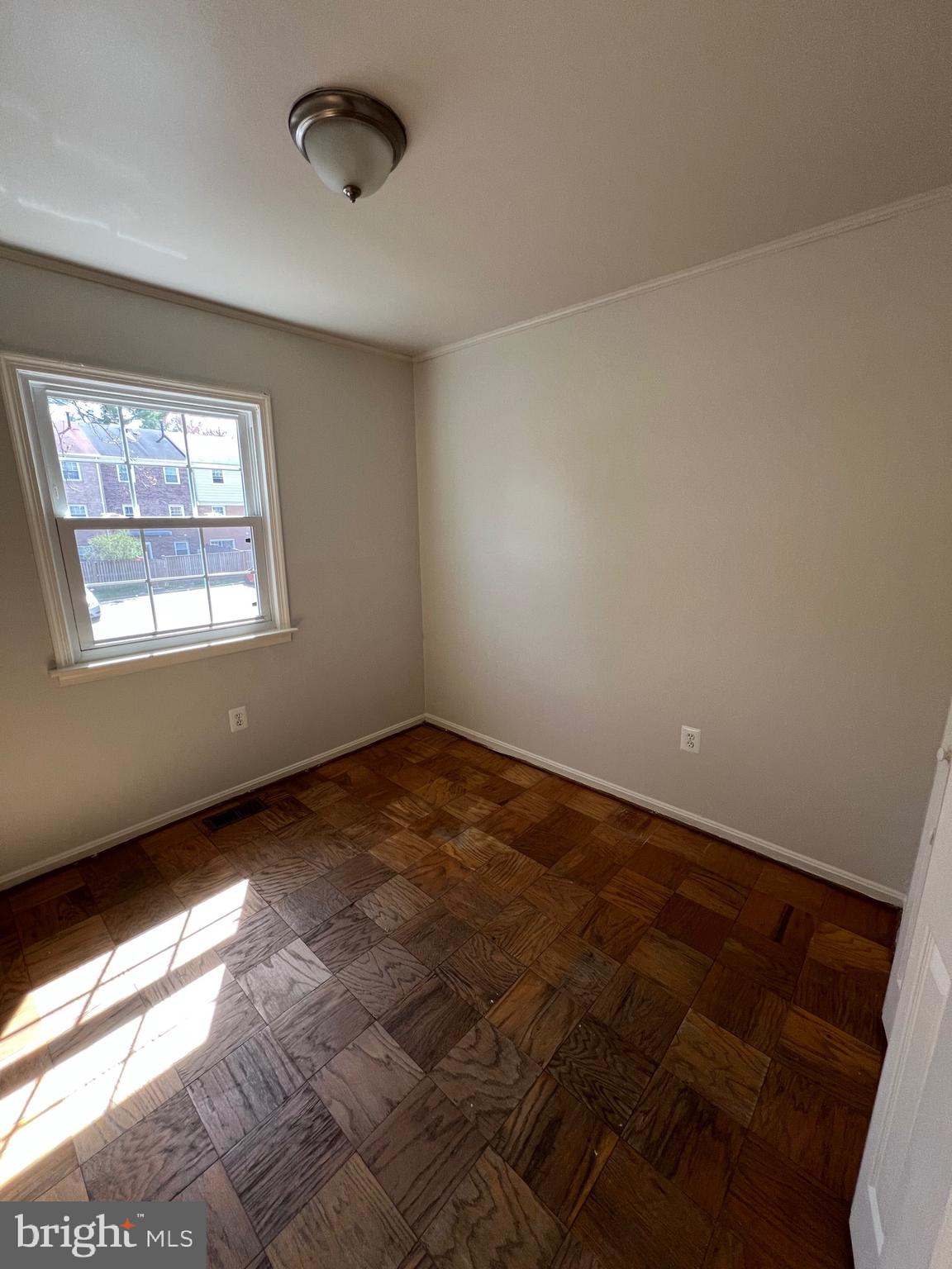 VILLAGE OF OAKLAND MILLS - Residential Lease