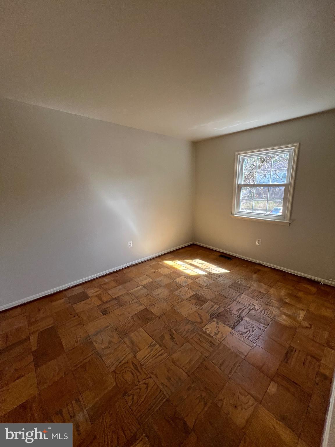 VILLAGE OF OAKLAND MILLS - Residential Lease