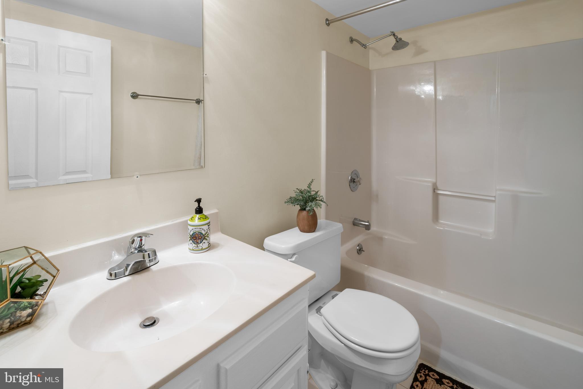 BROOKEVILLE KNOLLS - Residential