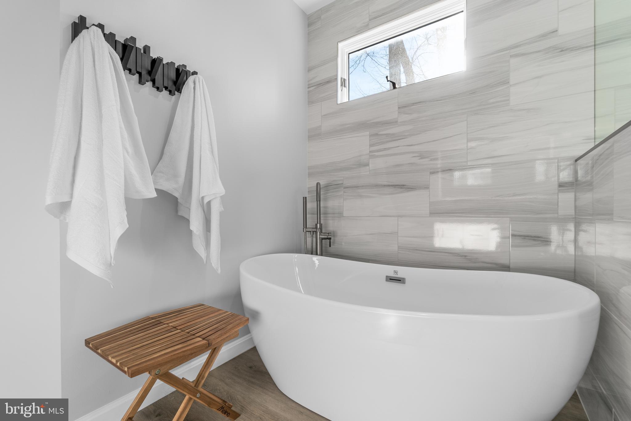 BROOKEVILLE KNOLLS - Residential