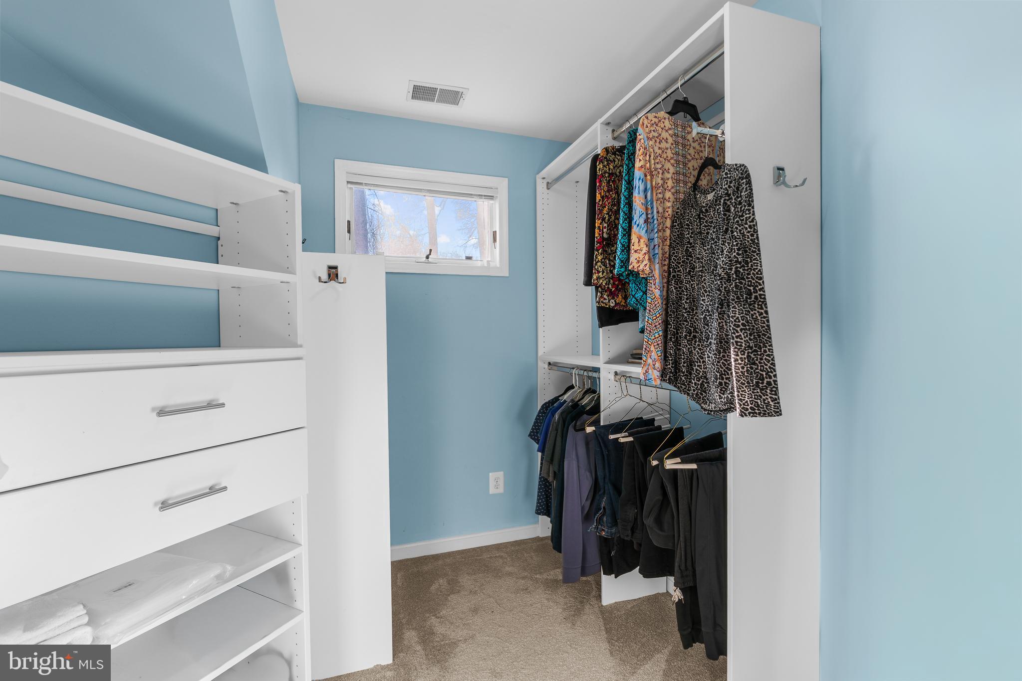 BROOKEVILLE KNOLLS - Residential