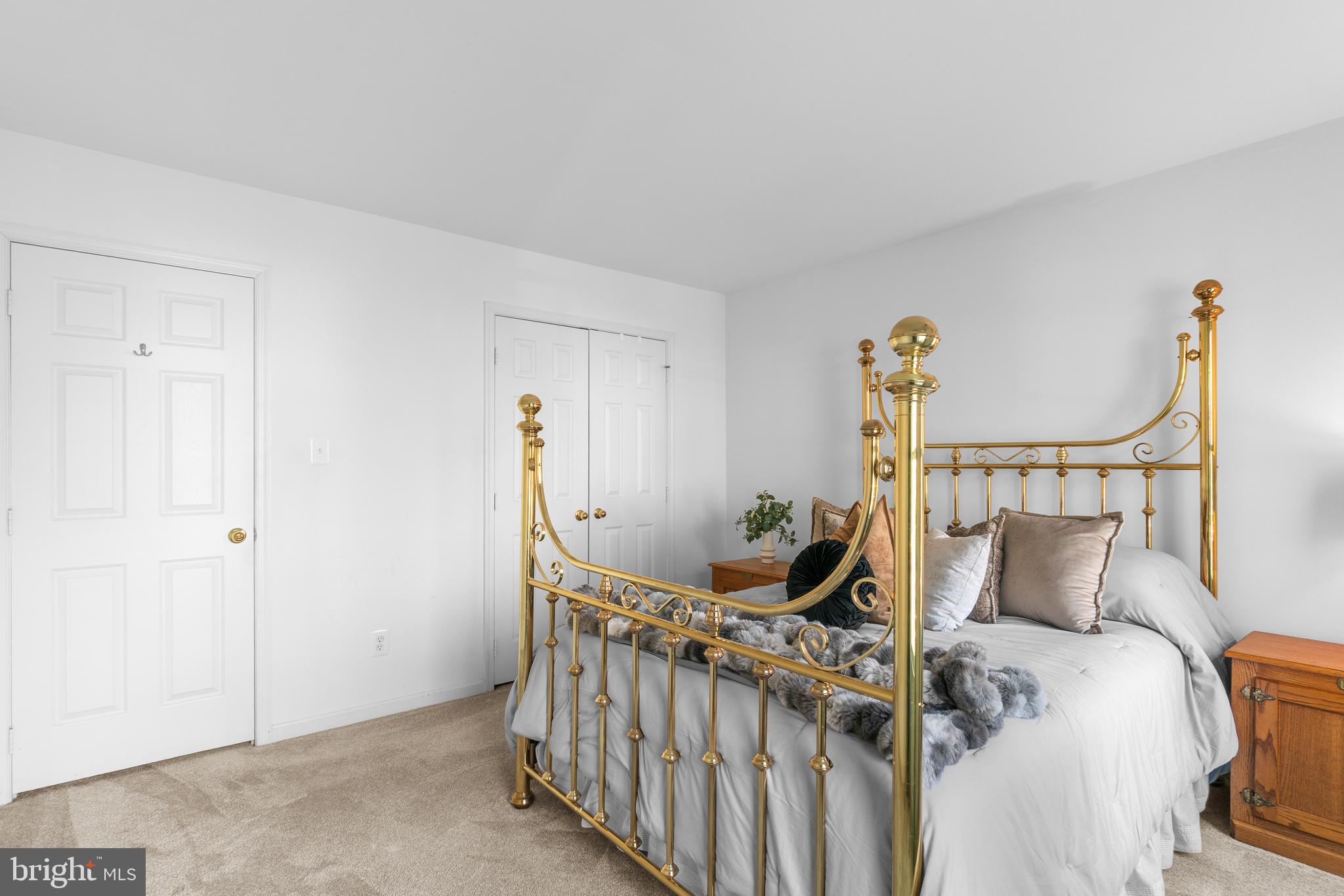 BROOKEVILLE KNOLLS - Residential