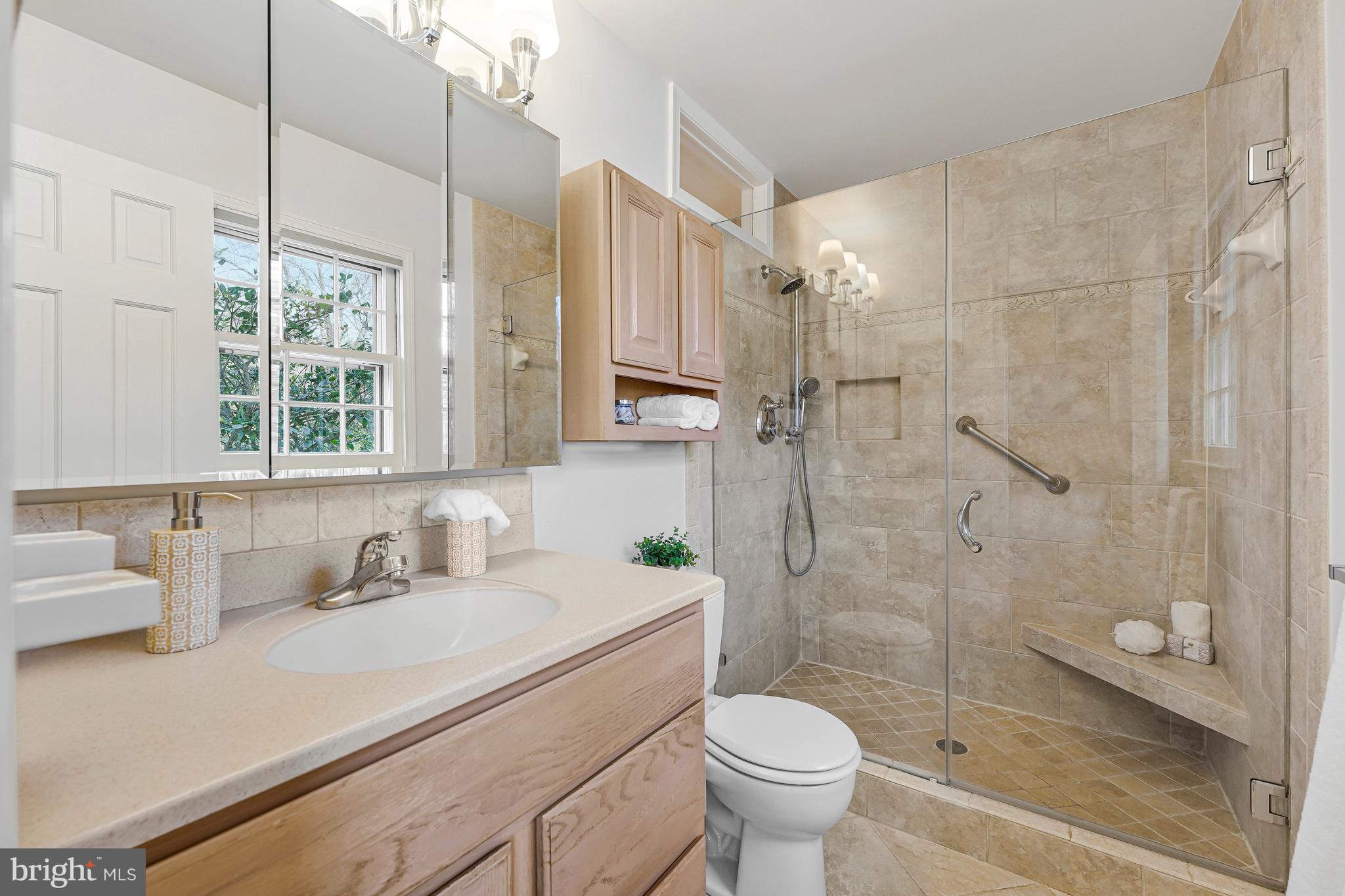 MC LEAN HAMLET - Residential