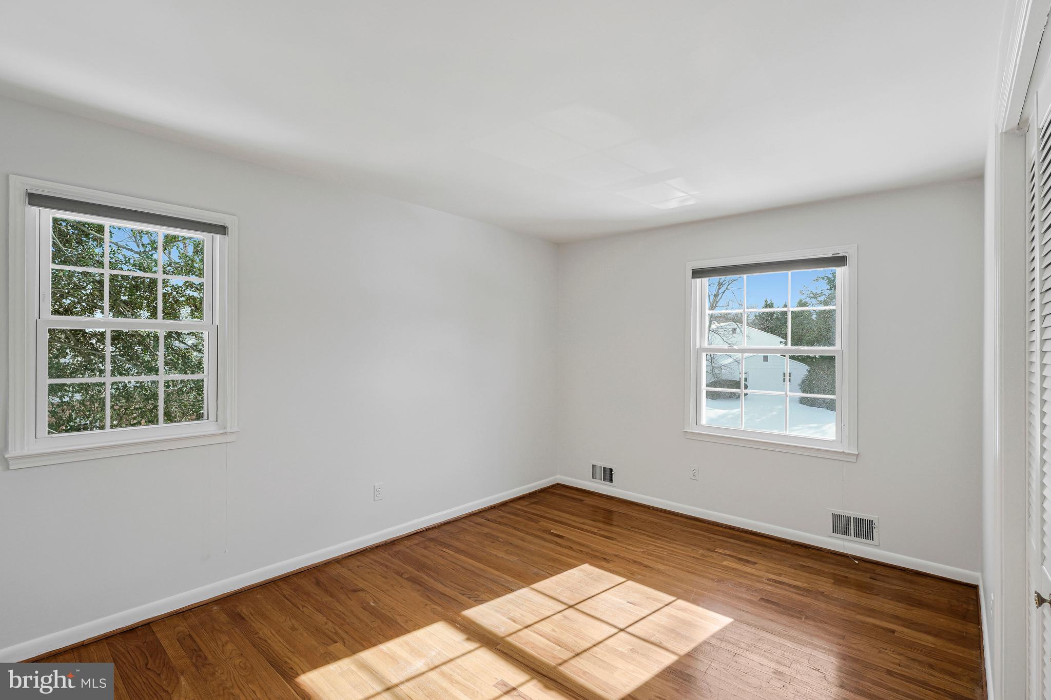 MC LEAN HAMLET - Residential