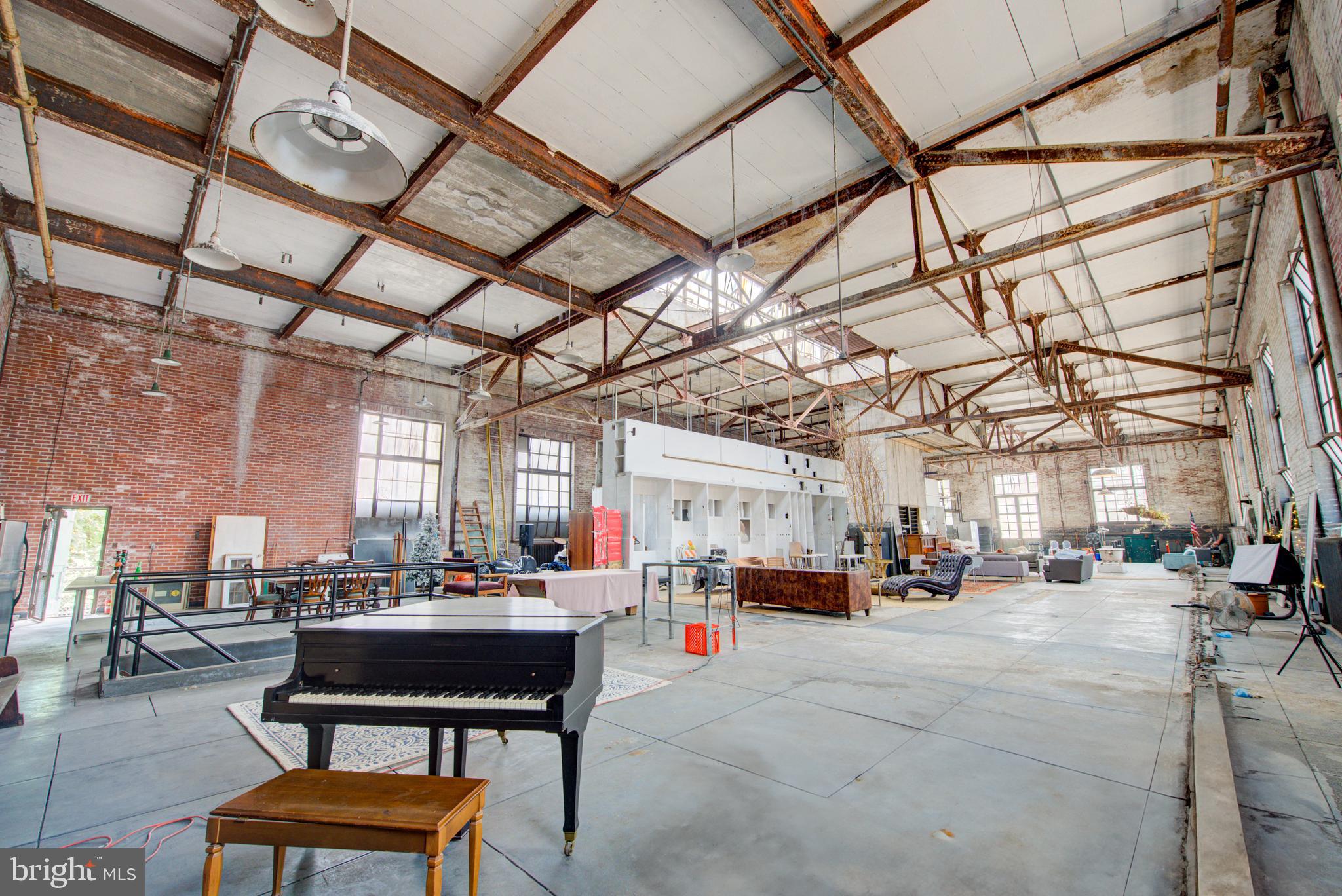 SHARSWOOD - Commercial Lease