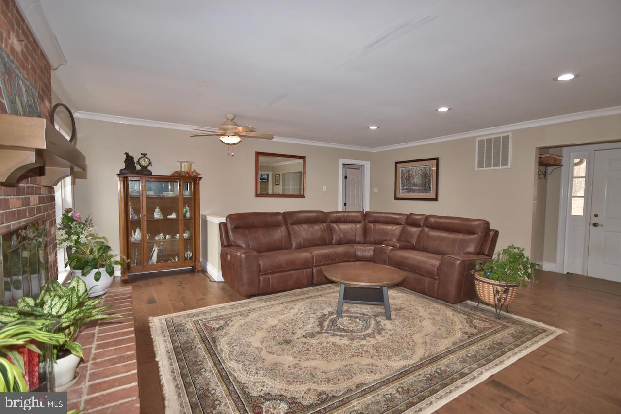 WOODLAWN FARMS - Residential