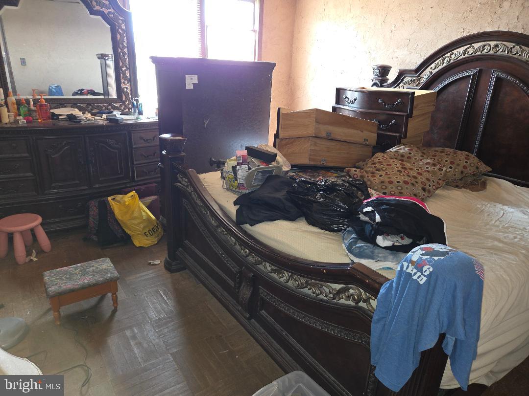 MAYFAIR (WEST) - Residential