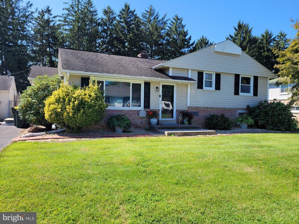 Photo of 2700 Royal Rd, LANCASTER, PA 17603 (MLS # PALA2095146)