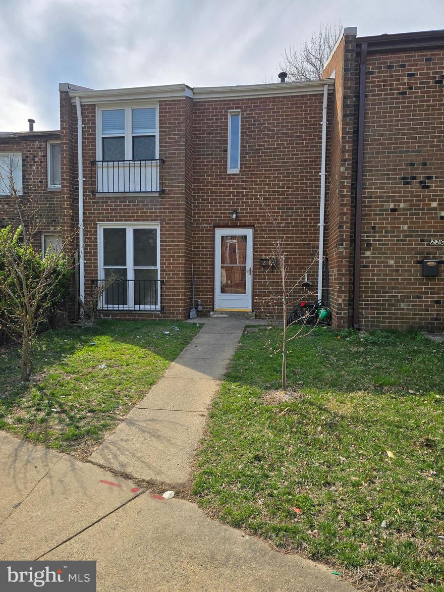 GREAT OPPORTUNITY TO BUY THE CHEAPEST  IN THE AREA , AND  PERFECT LOCATION  2 MINUTES TO I395,PROPERTY IS IN LIVING CONDITION,  SELLER REQUEST TO USE ONE CHOICE TILTLE FOR SETTLEMENT ,CONTACT LUIS FOR MORE INFO.  [SOLD IN AS IS CONDITIONS]