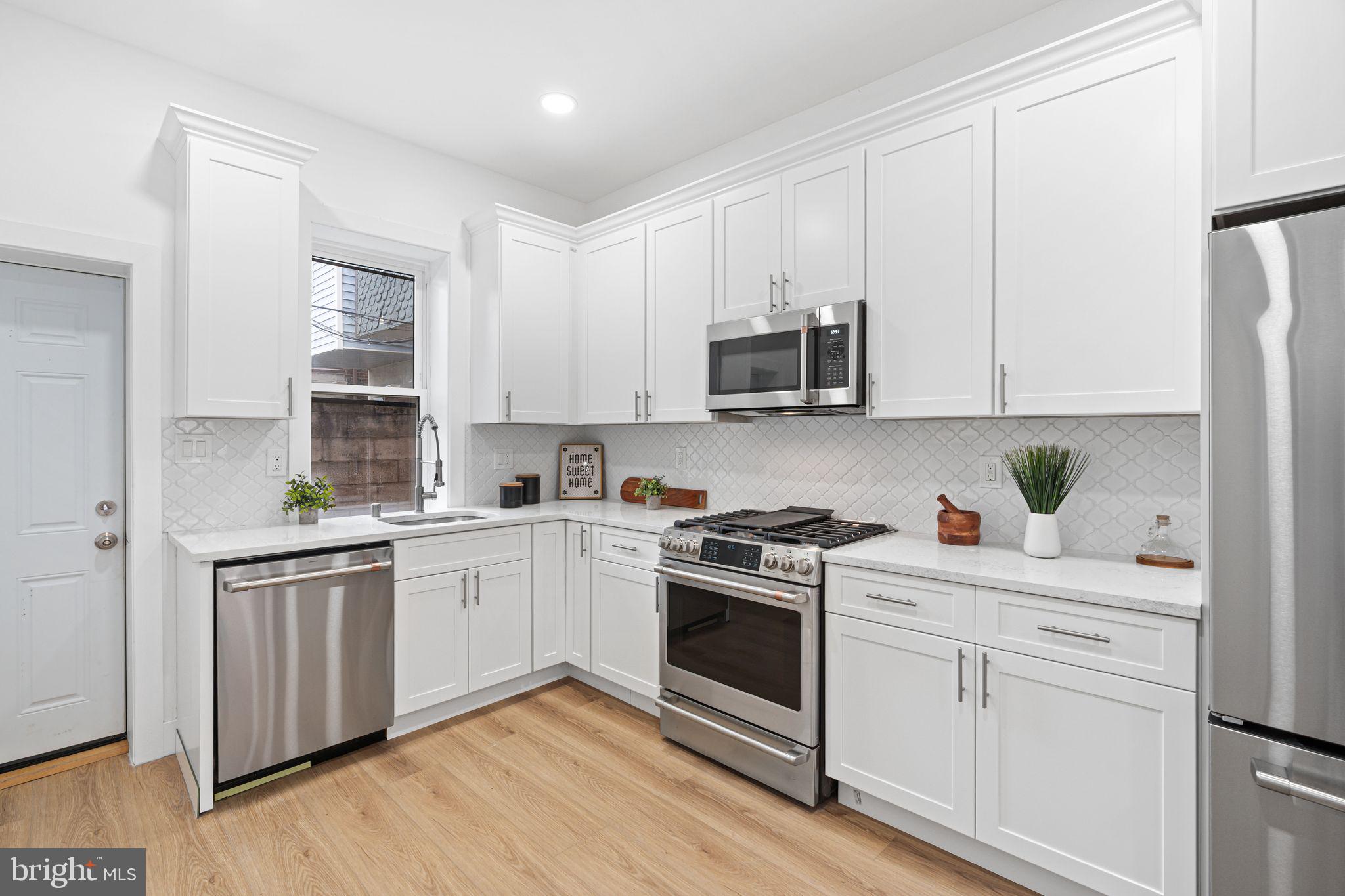 PASSYUNK SQUARE - Residential