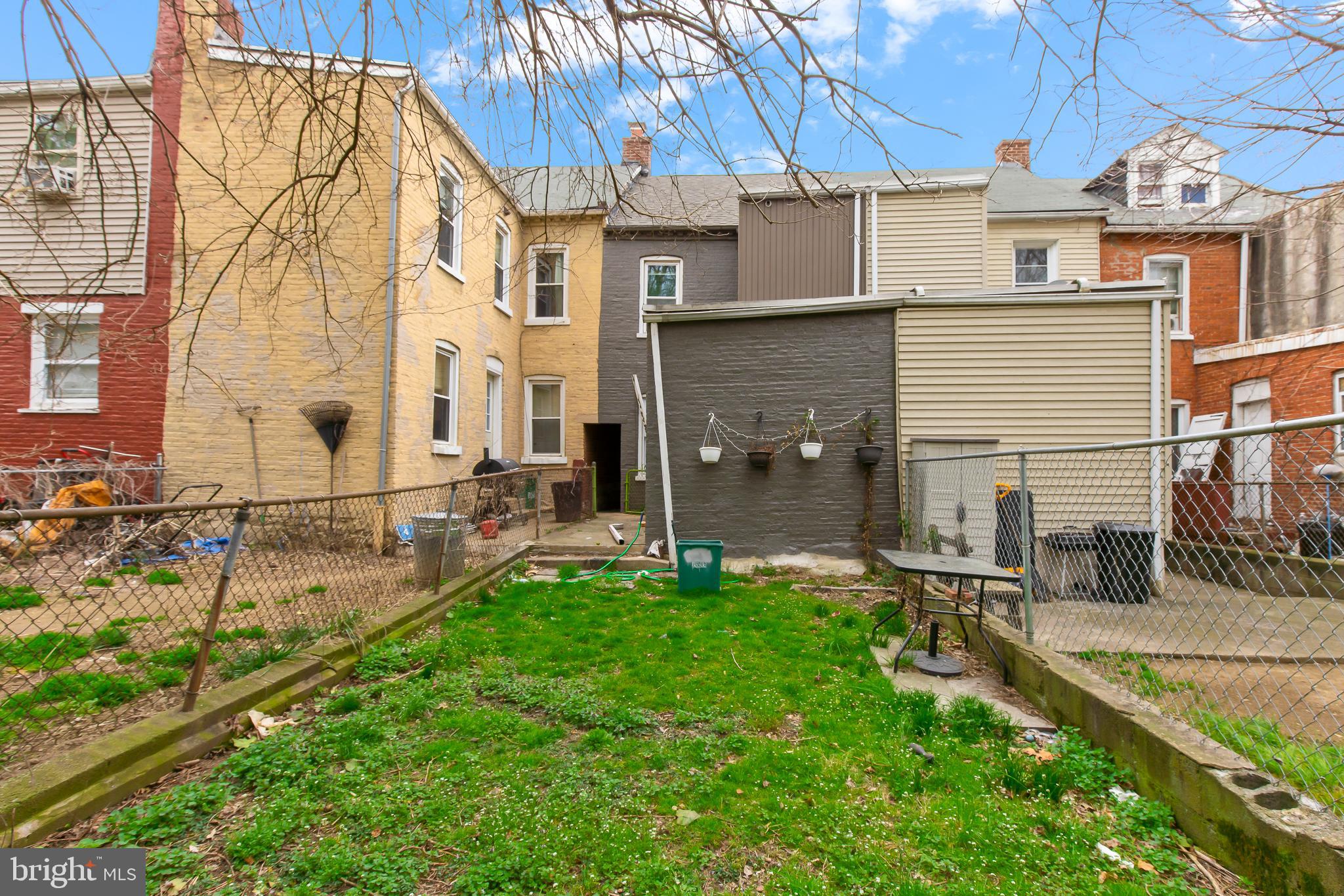 WEST END LANCASTER - Residential