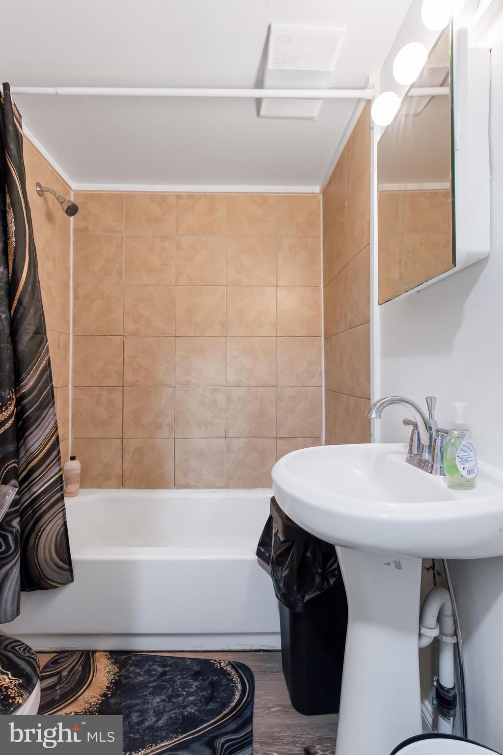 WEST END LANCASTER - Residential