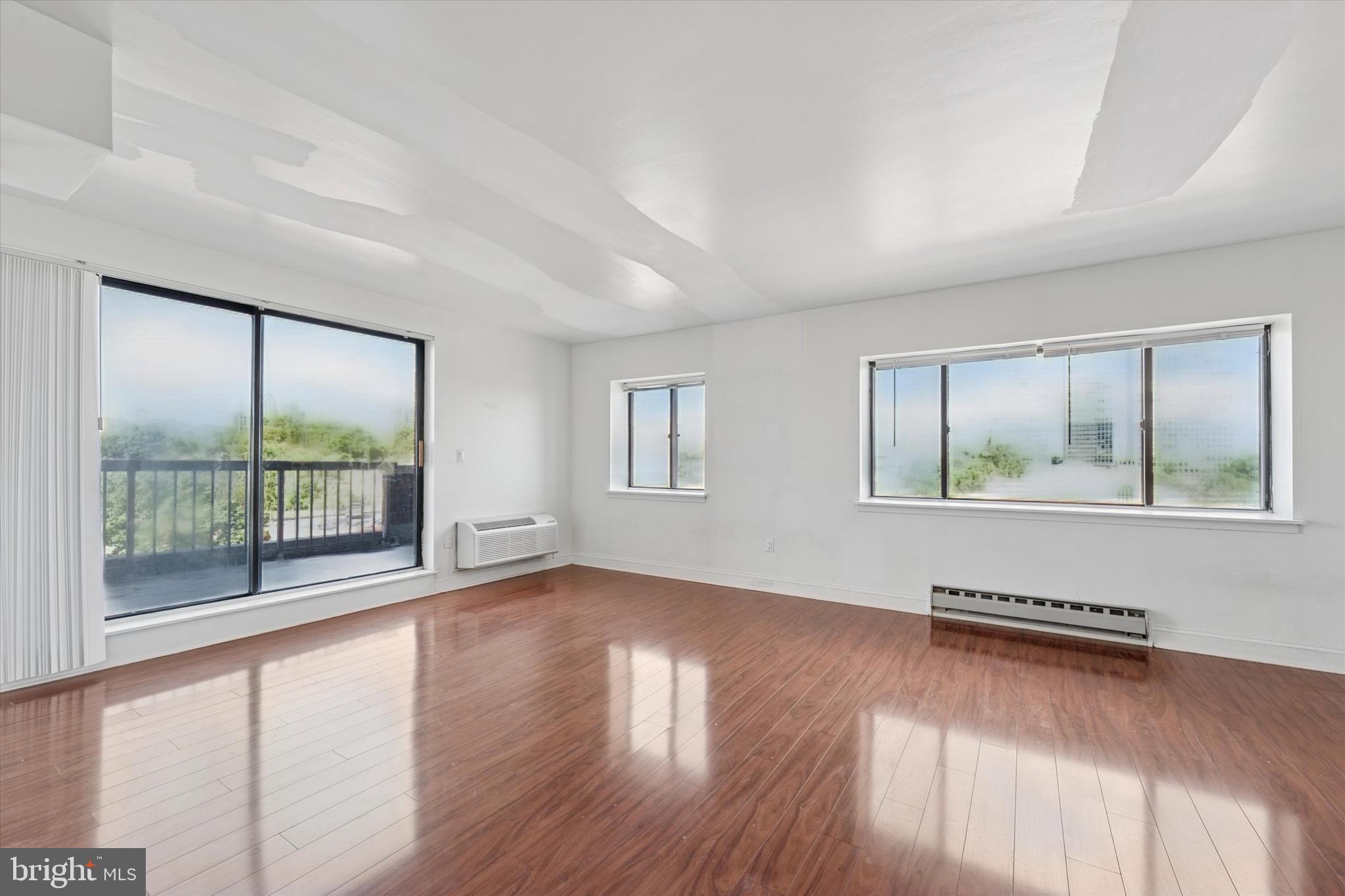 SOCIETY HILL - Residential