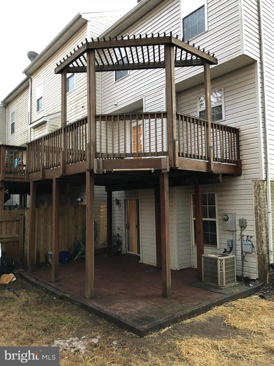 HAMPTON OAKS - Residential Lease