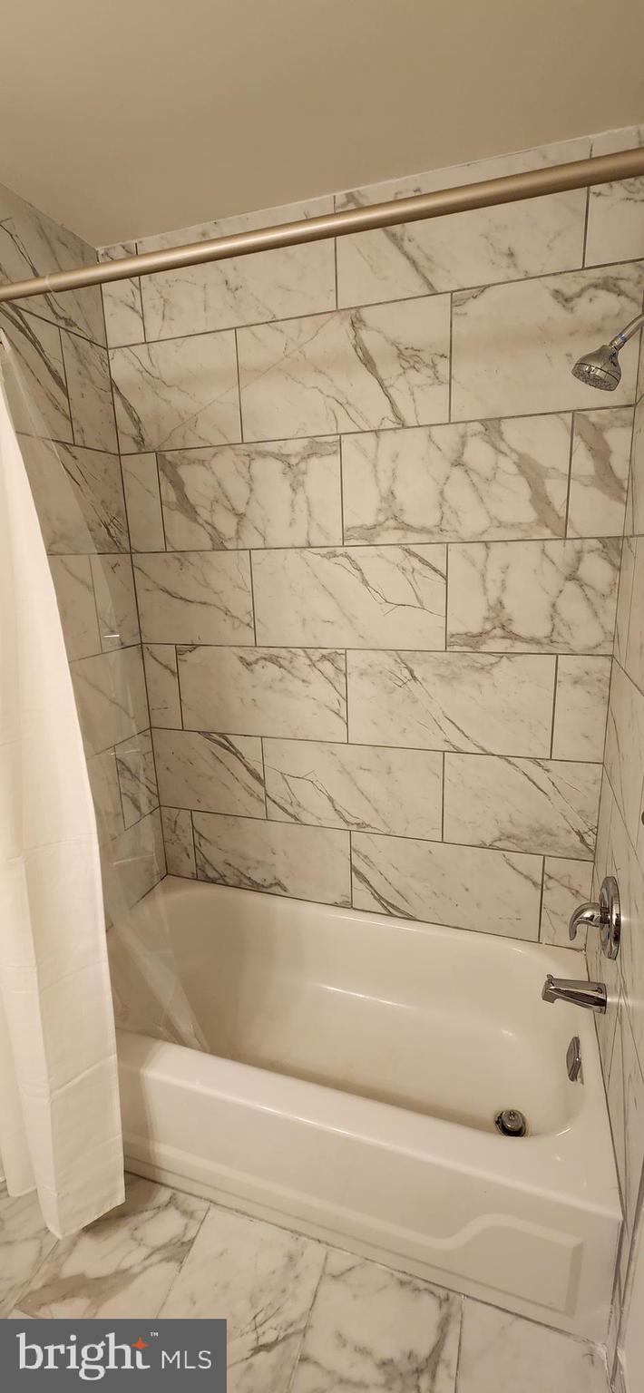 OLDE COLONIAL GREENE - Residential Lease