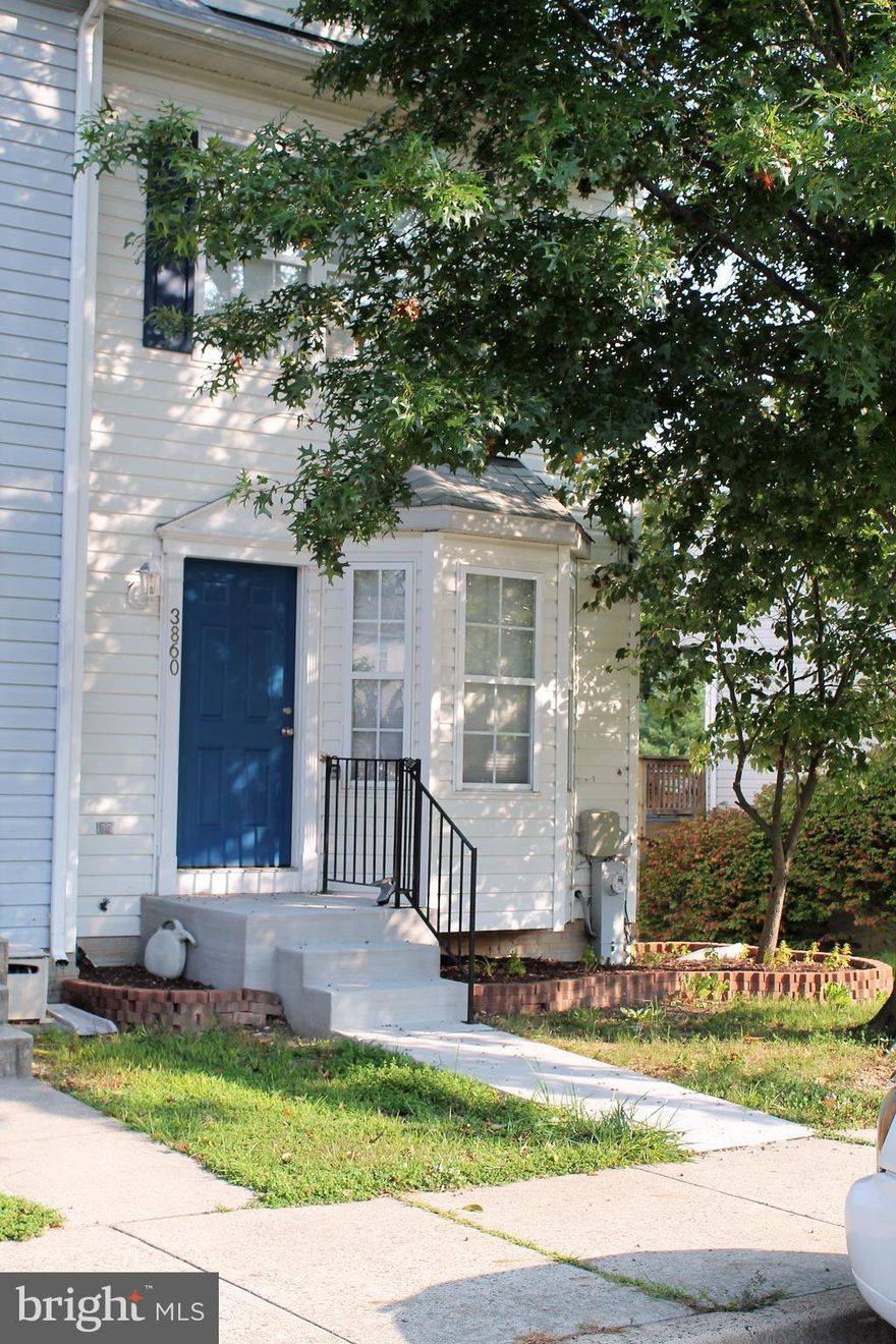 EOG that backs to woods! New roof,  updated kitchen w/ granite countertops, & professionally painted throughout and beautiful HW floors. Features 2 lg BRs w/ Jack & Jill BA, MBR on separate floor w/ vaulted ceilings, MBA, walk-in closet & attic storage. Walk-out off kitchen to spacious deck, w/ stunning view! Fully finished LL w/ walk-out to patio & flat yard. Community pool & tennis courts!