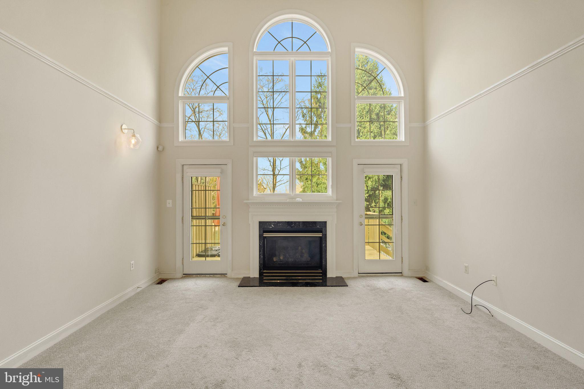 RESERVE AT PENN CRSG - Residential Lease