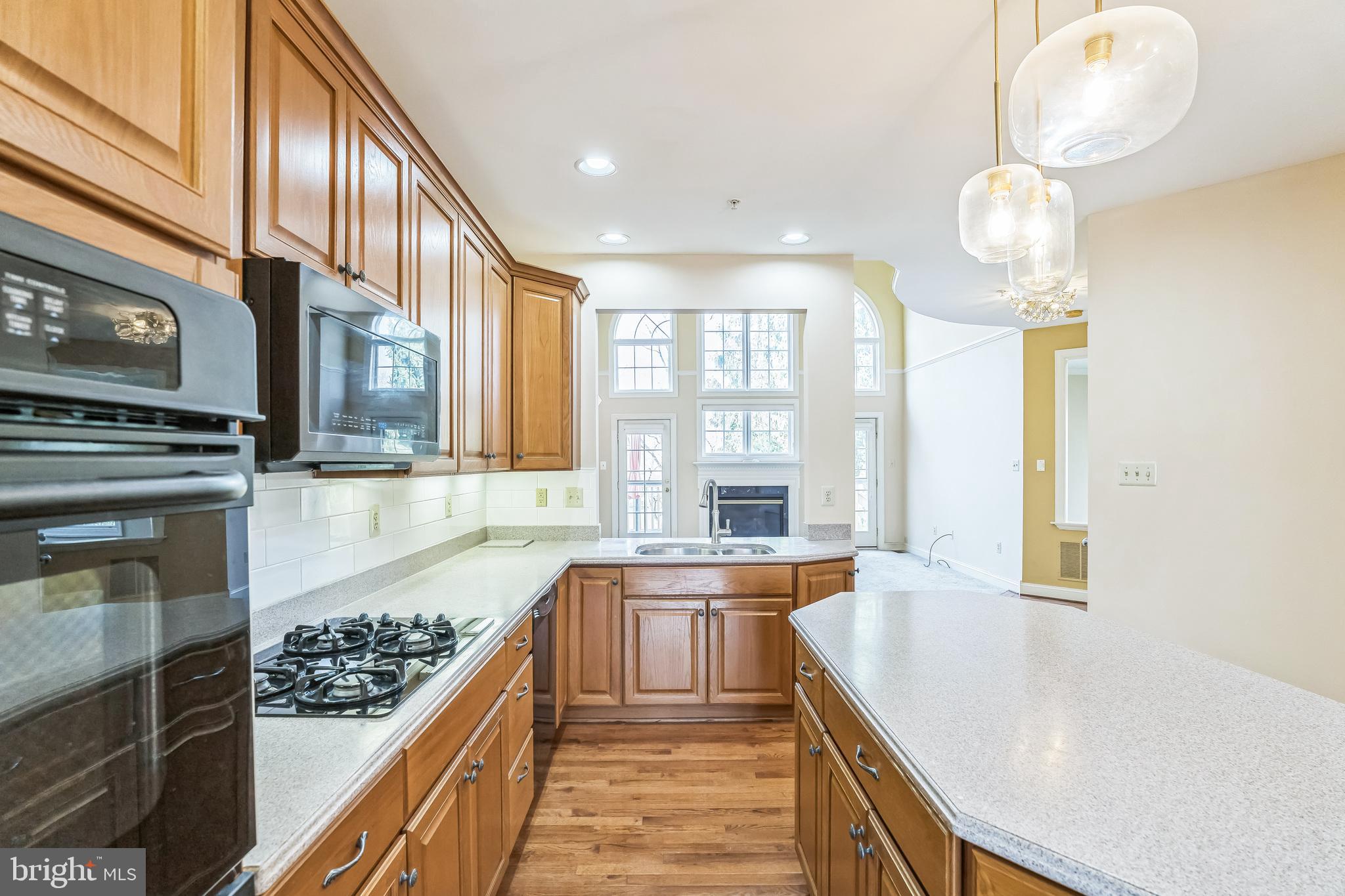 RESERVE AT PENN CRSG - Residential Lease