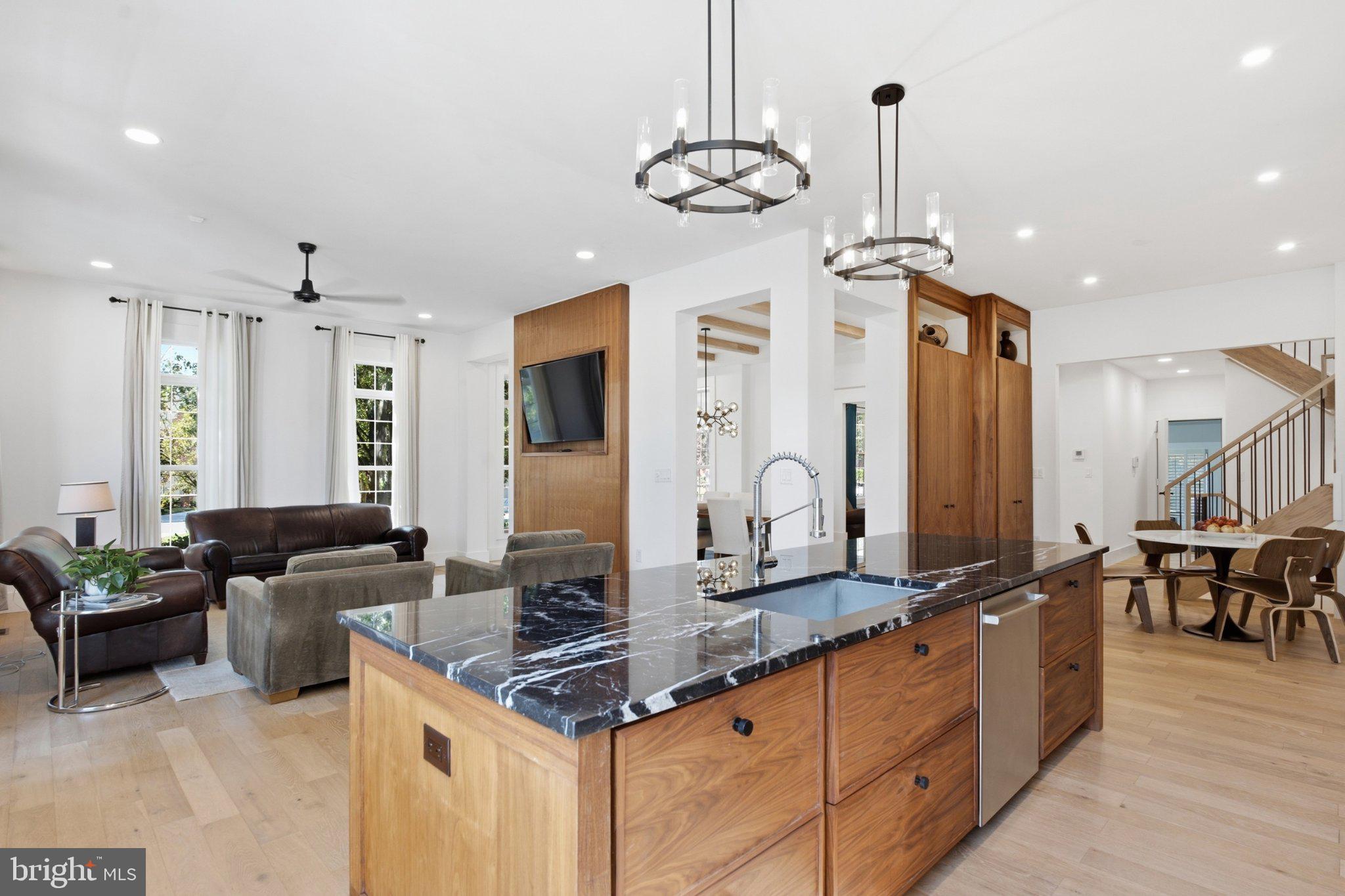 18441 LANIER ISLAND SQUARE