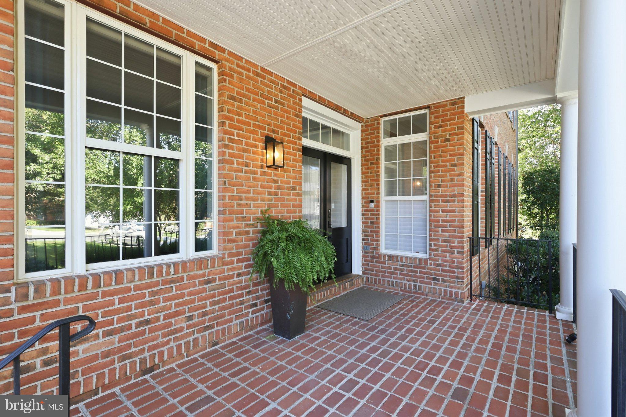 18441 LANIER ISLAND SQUARE