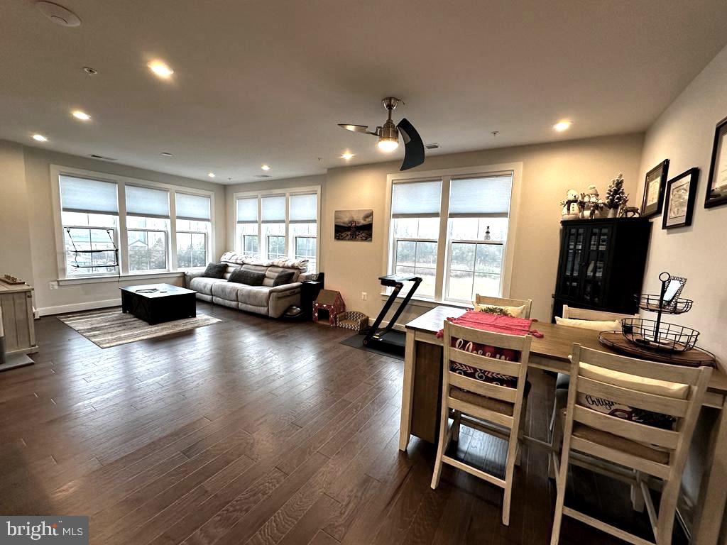 METROPARK AT ARROWBROOK - Residential Lease