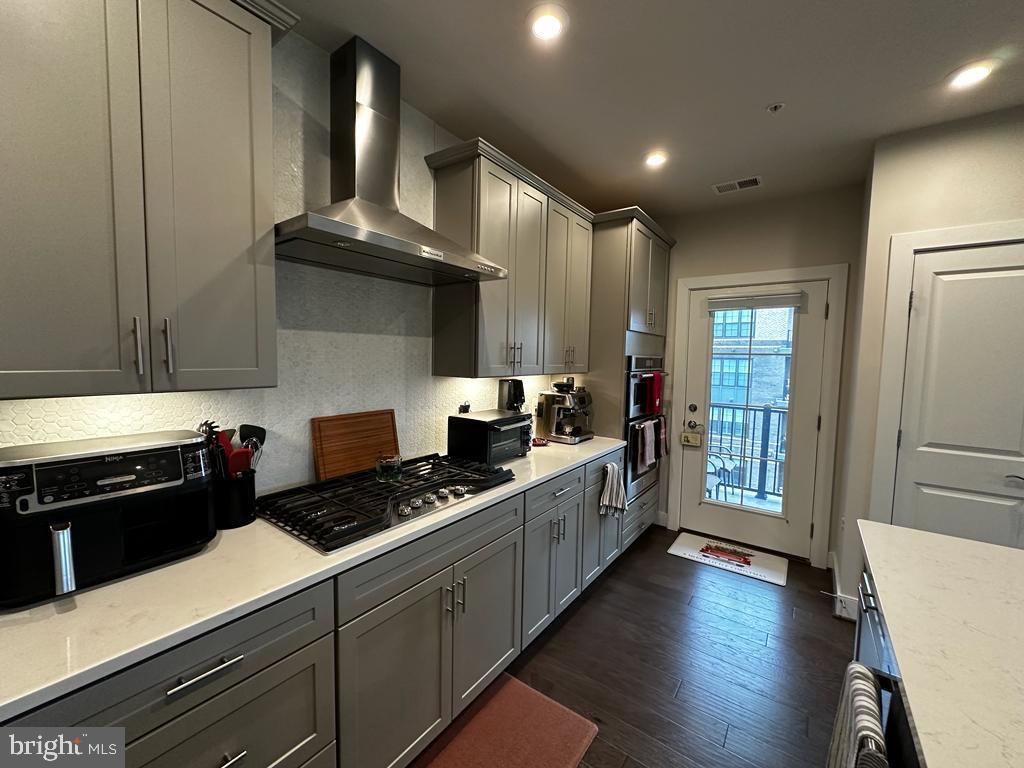 METROPARK AT ARROWBROOK - Residential Lease