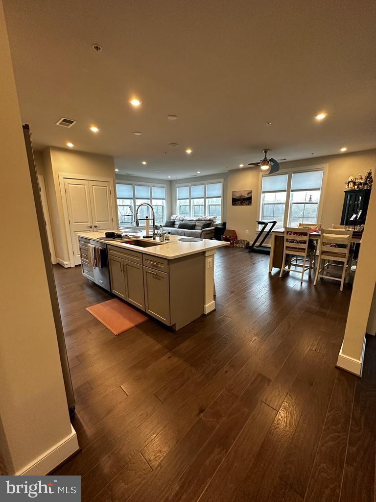 METROPARK AT ARROWBROOK - Residential Lease