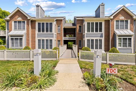 Photo of 2702 Summerview Way #103, ANNAPOLIS, MD 21401 (MLS # MDAA2136078)