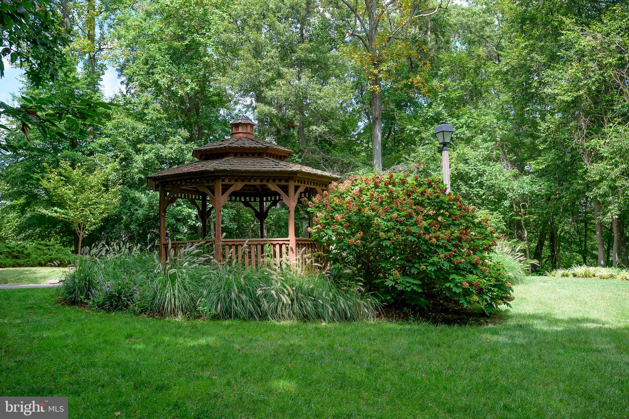 2702 SUMMERVIEW WAY 103