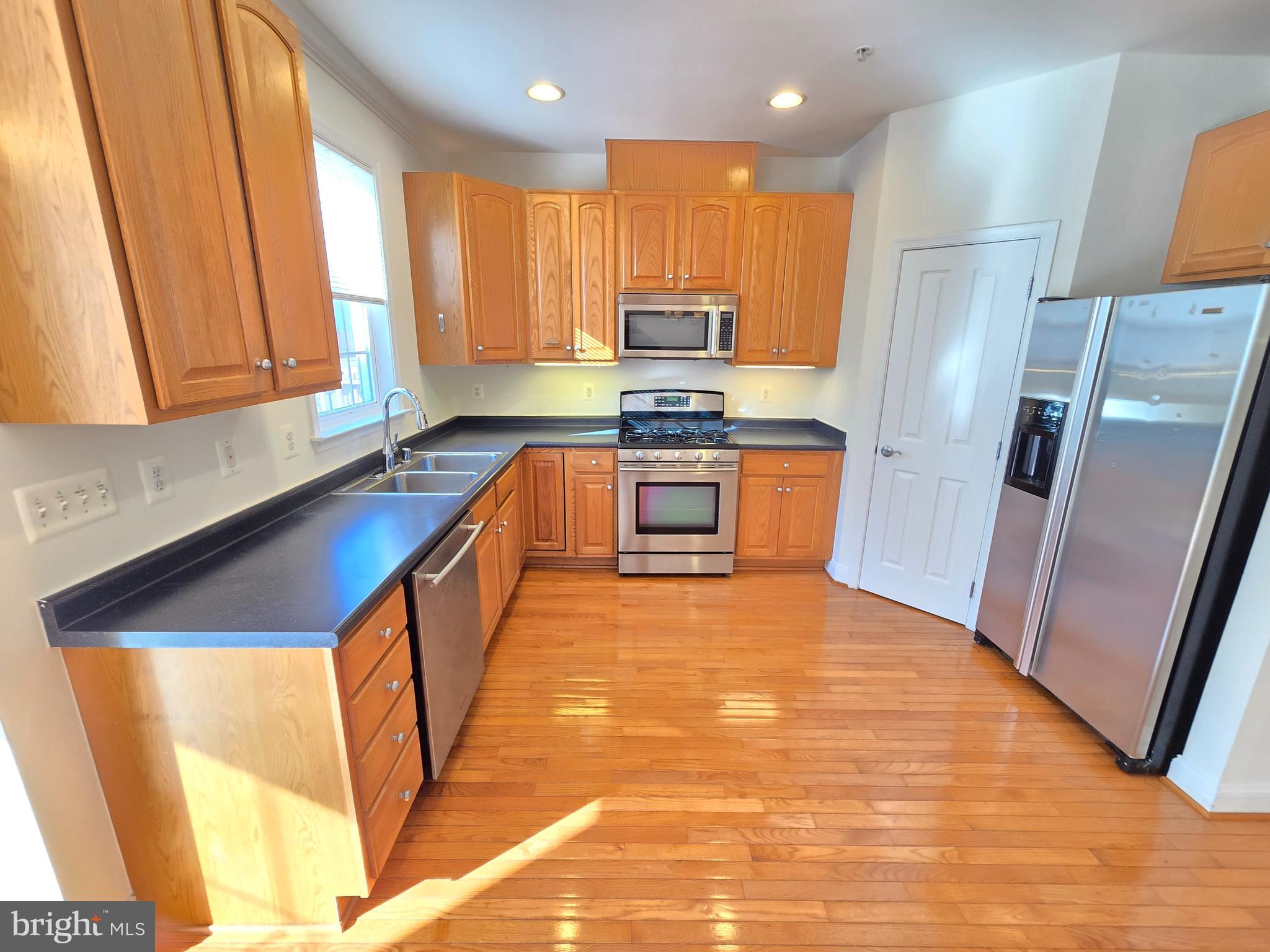 CAMDEN CROSSING - Residential