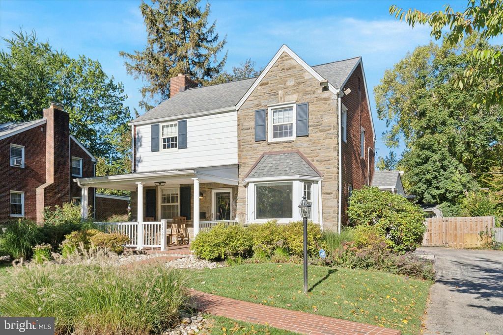 Photo of 1427 Sussex Road, WYNNEWOOD, PA 19096 (MLS # PAMC2159072)