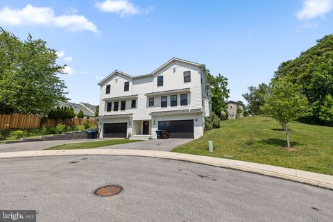Townhouse For Rent - 985 Henry Avenue<br/> WAYNE, PA 19087