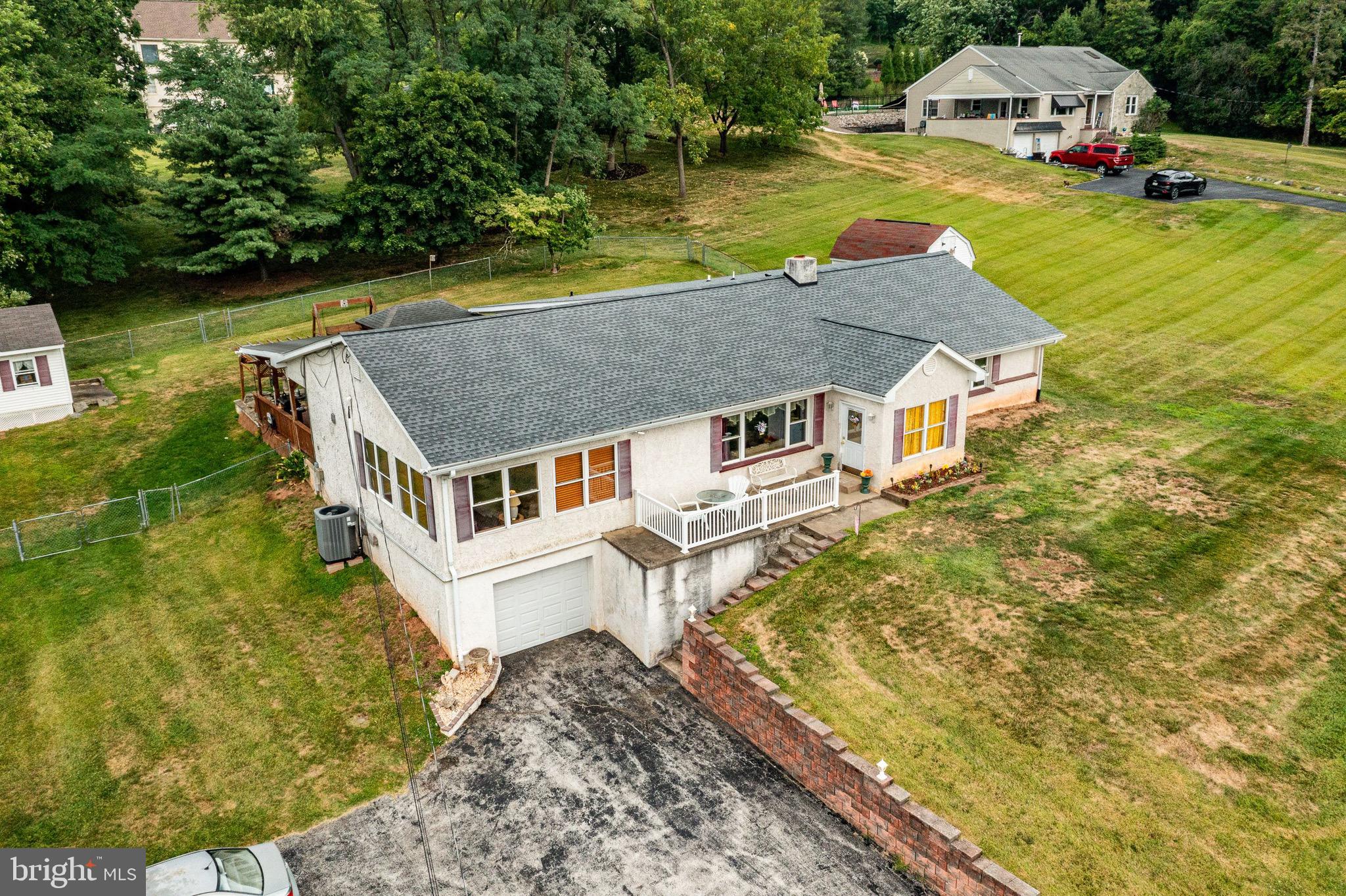 839 HOLLOW ROAD