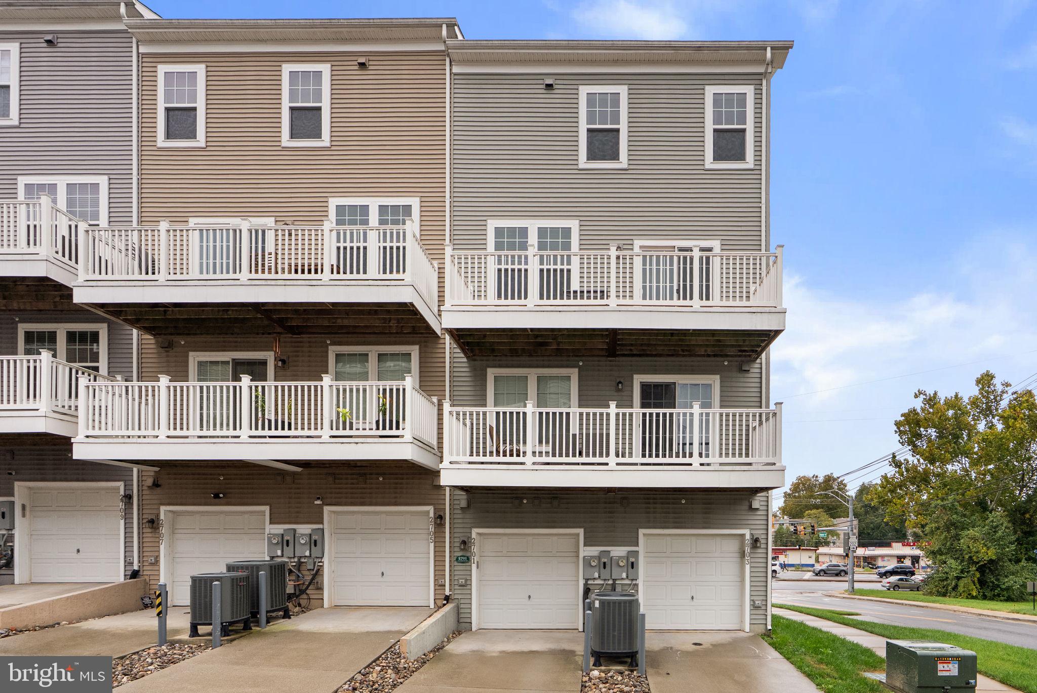 METRO POINTE - Residential