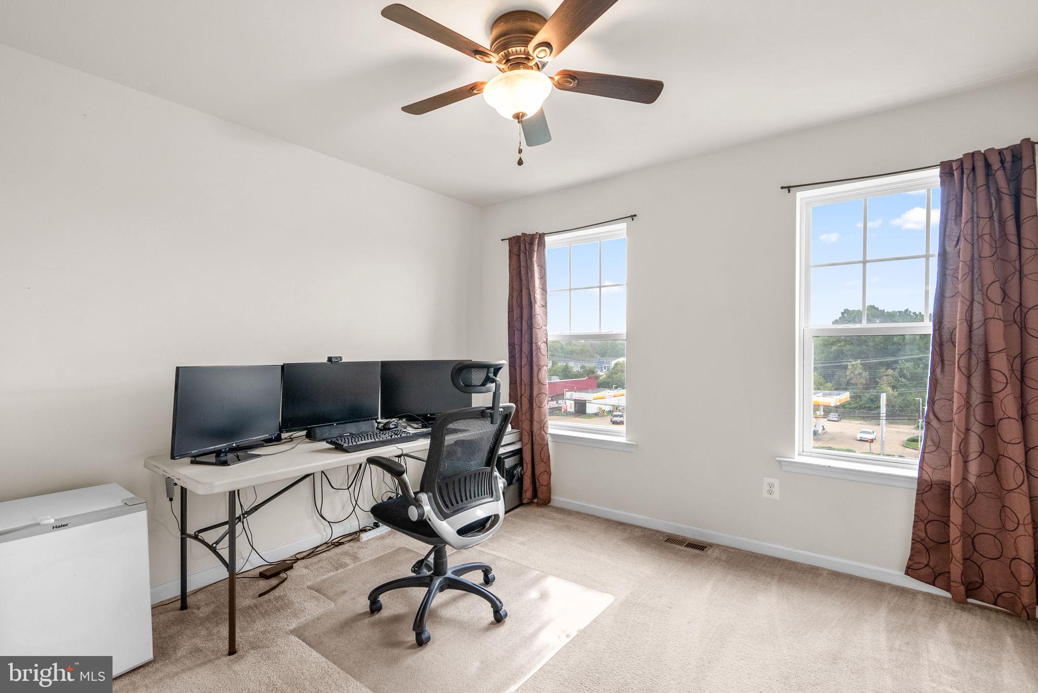 METRO POINTE - Residential