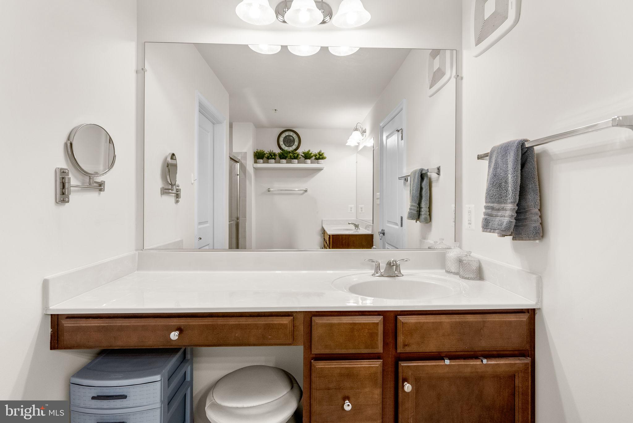 METRO POINTE - Residential