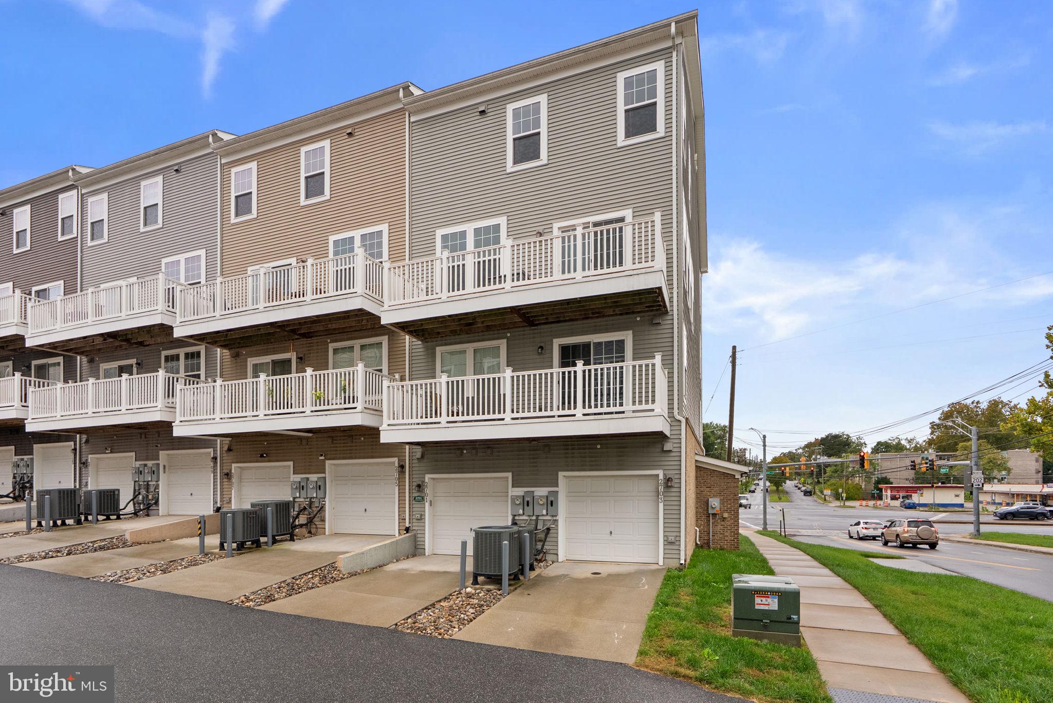 METRO POINTE - Residential