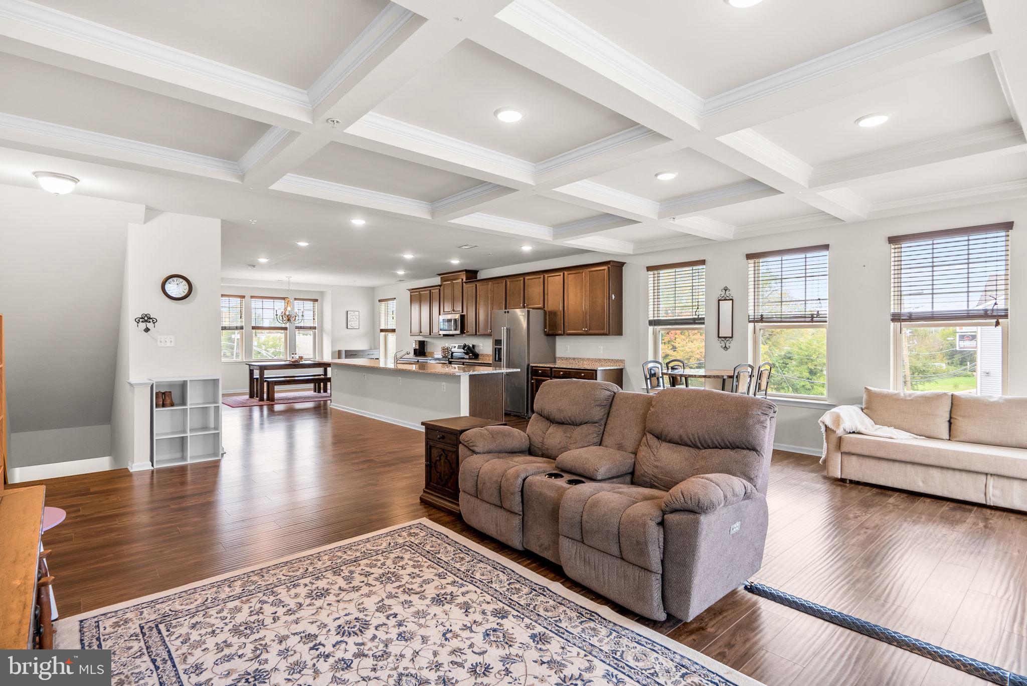 METRO POINTE - Residential