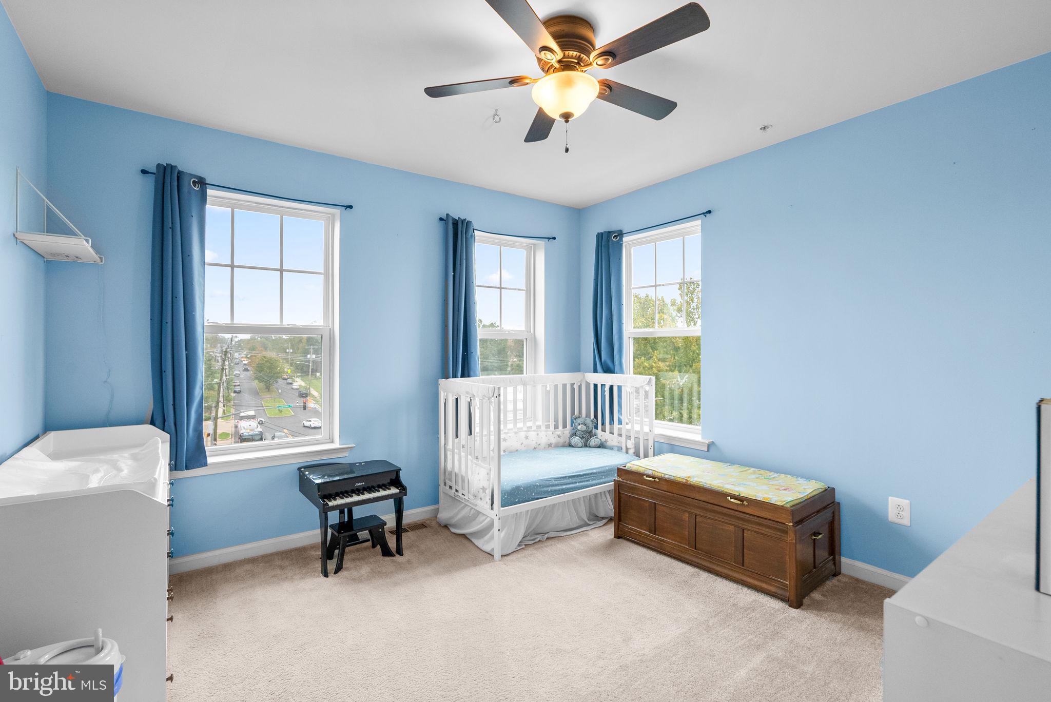 METRO POINTE - Residential