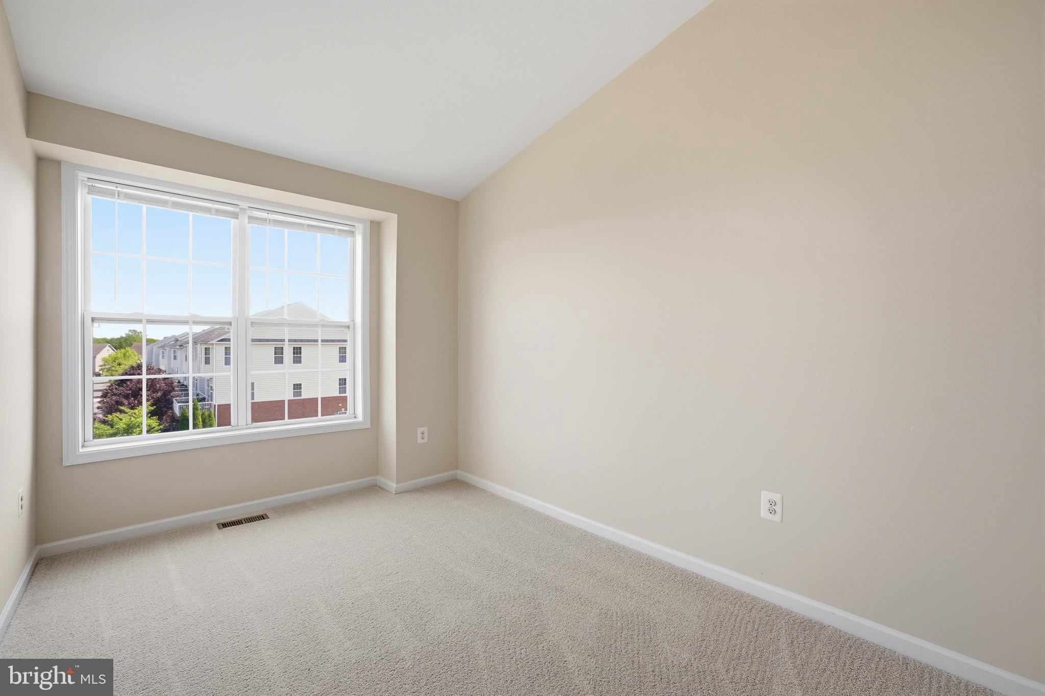 LOUDOUN VALLEY ESTATES 2 - Residential