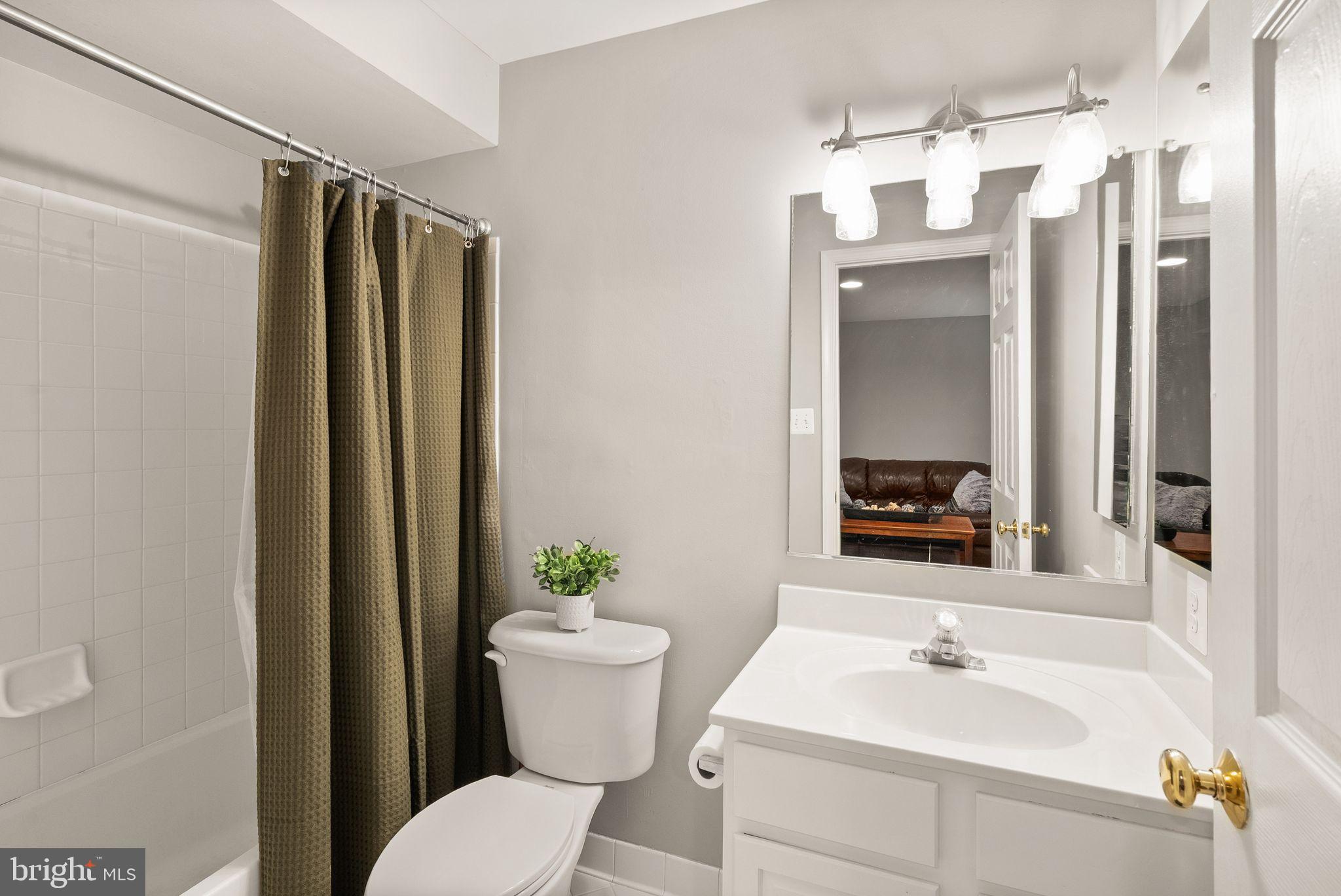 VICTORY LAKES - Residential
