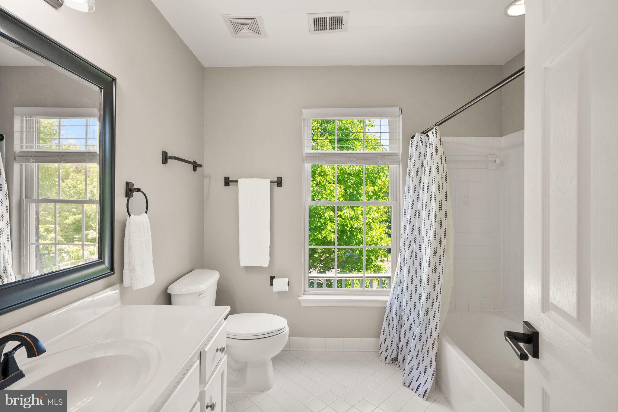 VICTORY LAKES - Residential