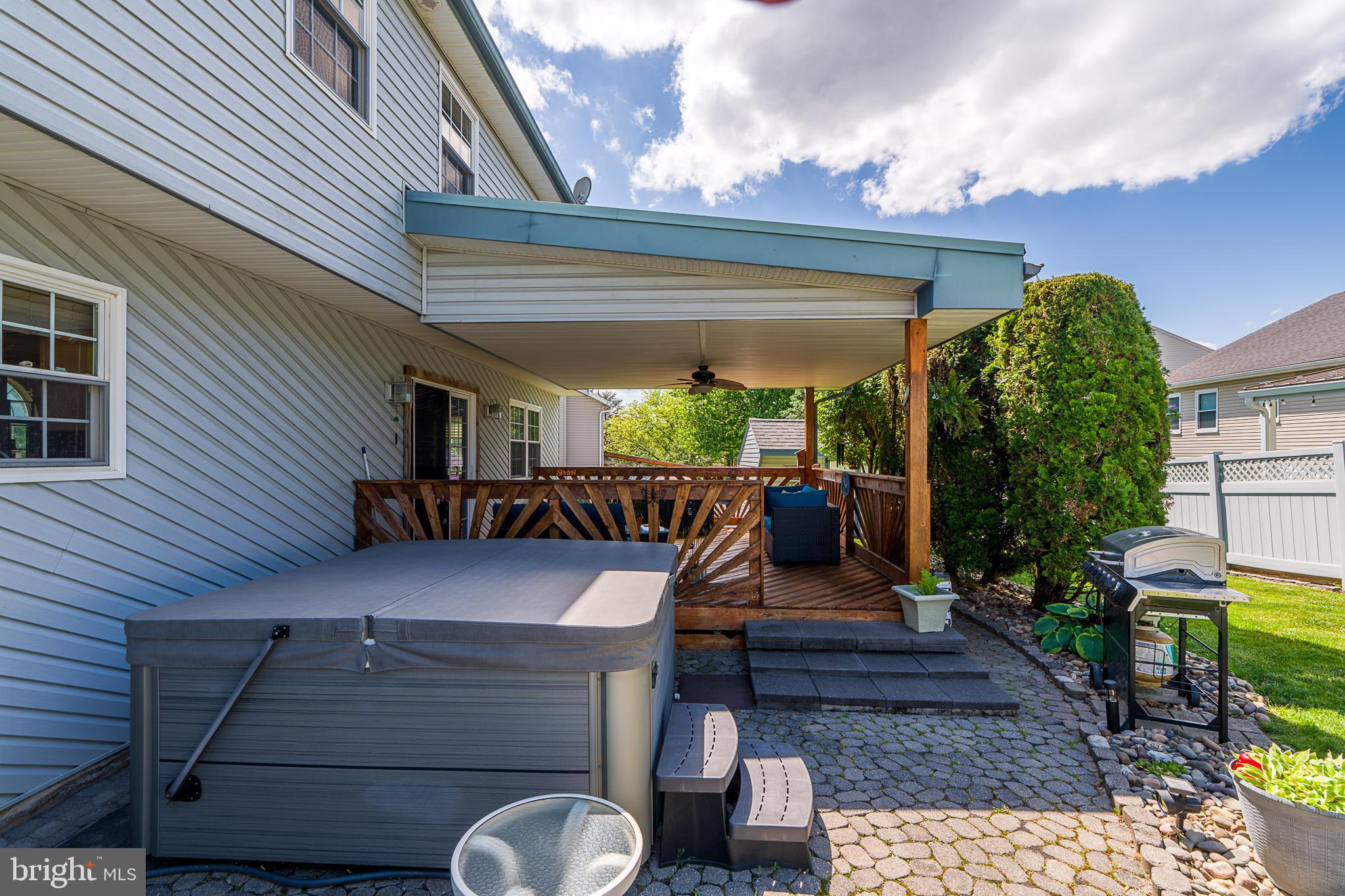 WHITFORD HILL - Residential