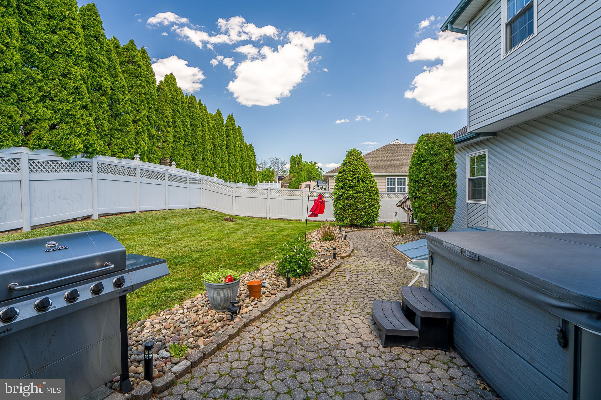 WHITFORD HILL - Residential