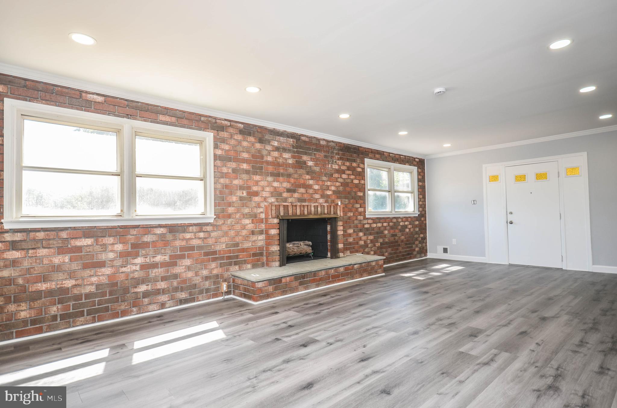 ADELPHI KNOLLS - Residential