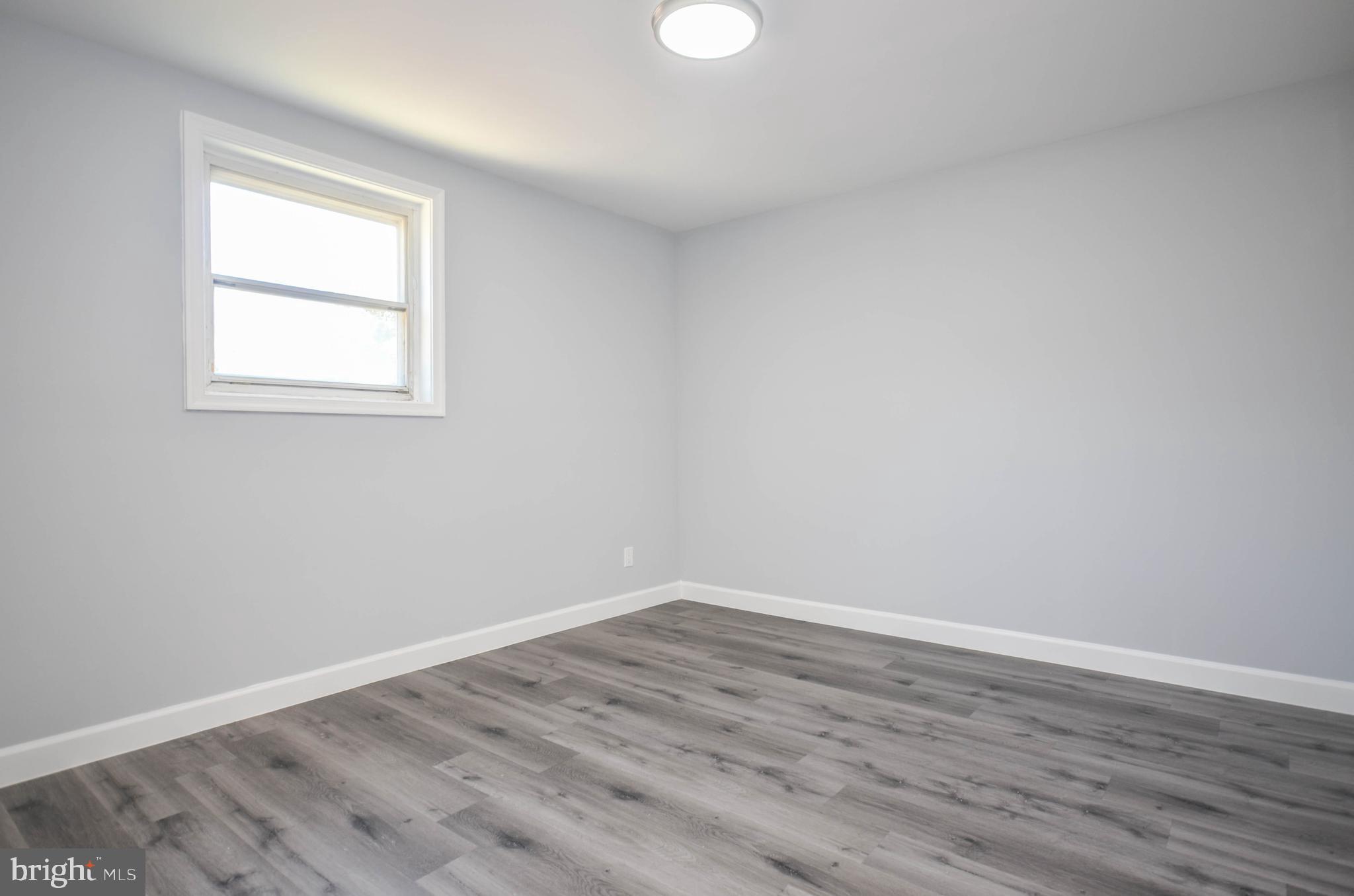 ADELPHI KNOLLS - Residential