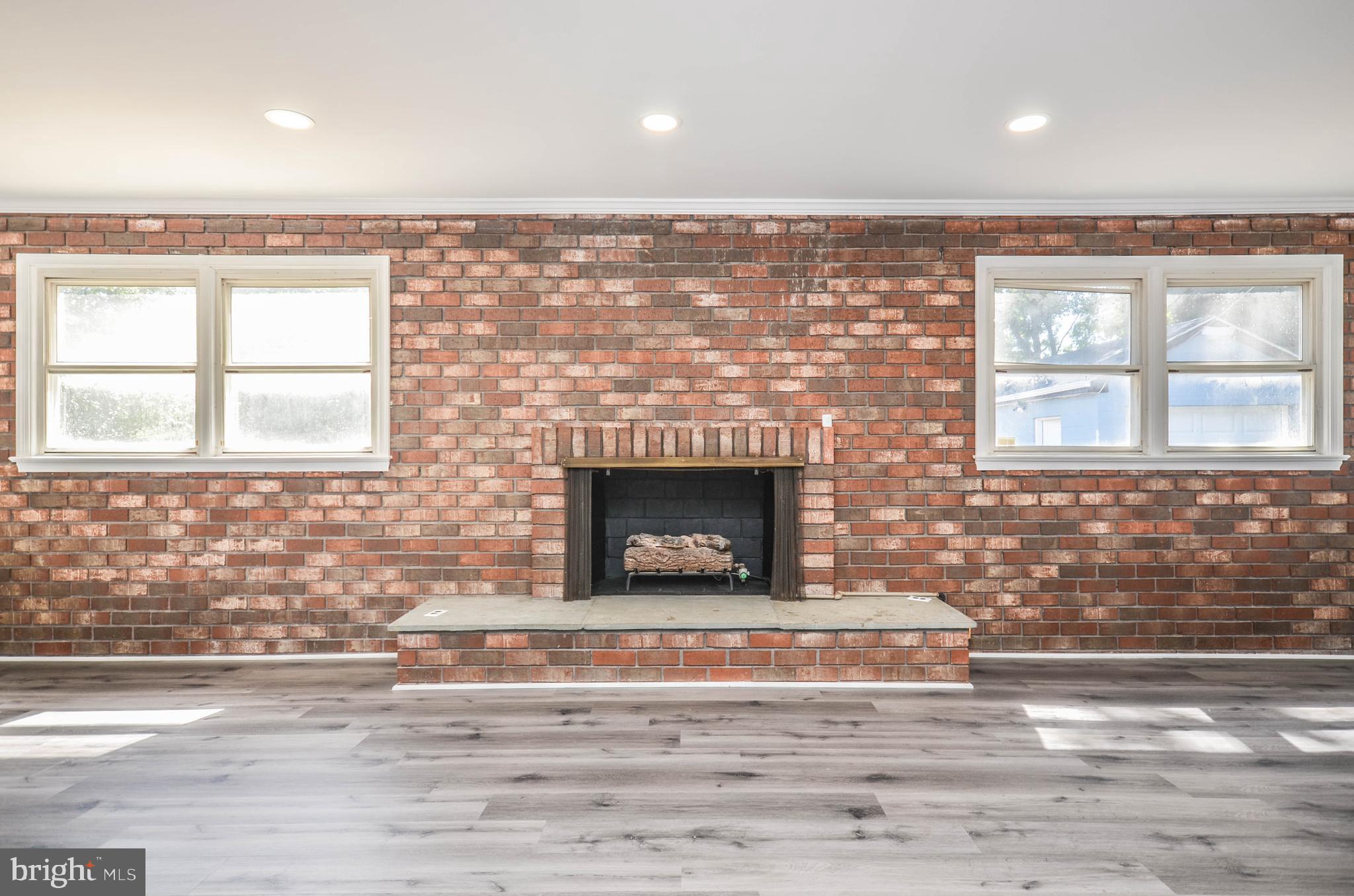 ADELPHI KNOLLS - Residential