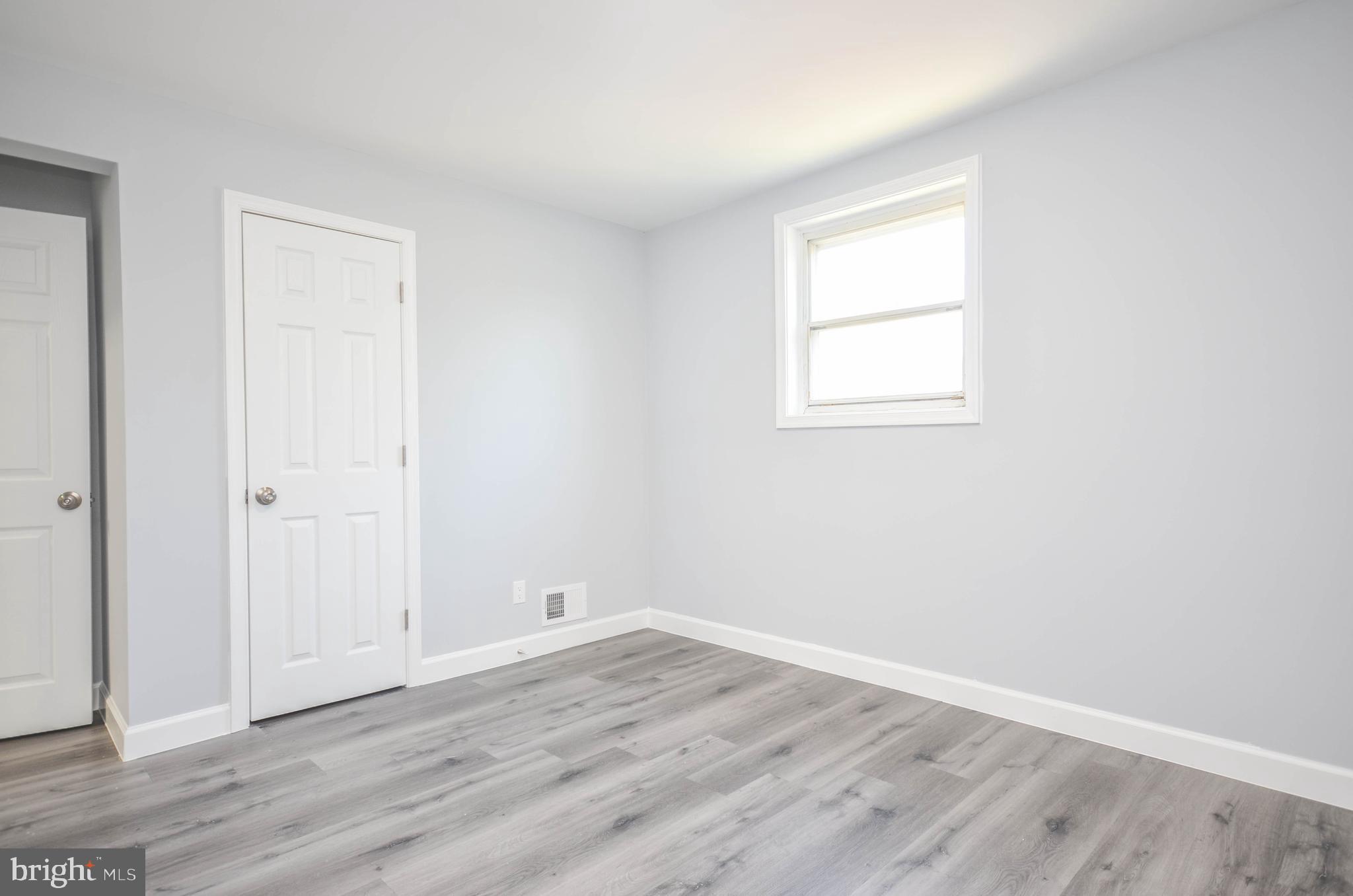 ADELPHI KNOLLS - Residential