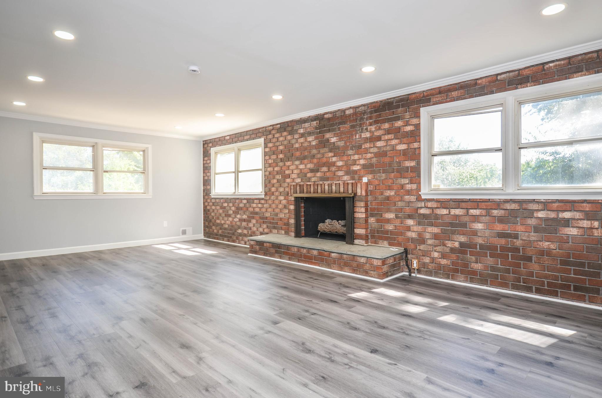 ADELPHI KNOLLS - Residential